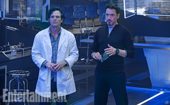 Avengers 2 Bruce and Tony in a lab