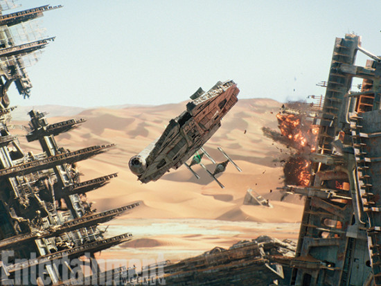 millennium-falcon-star-wars-force-awakens-02